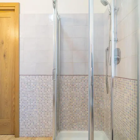 شقة Brorent-casa Chic *